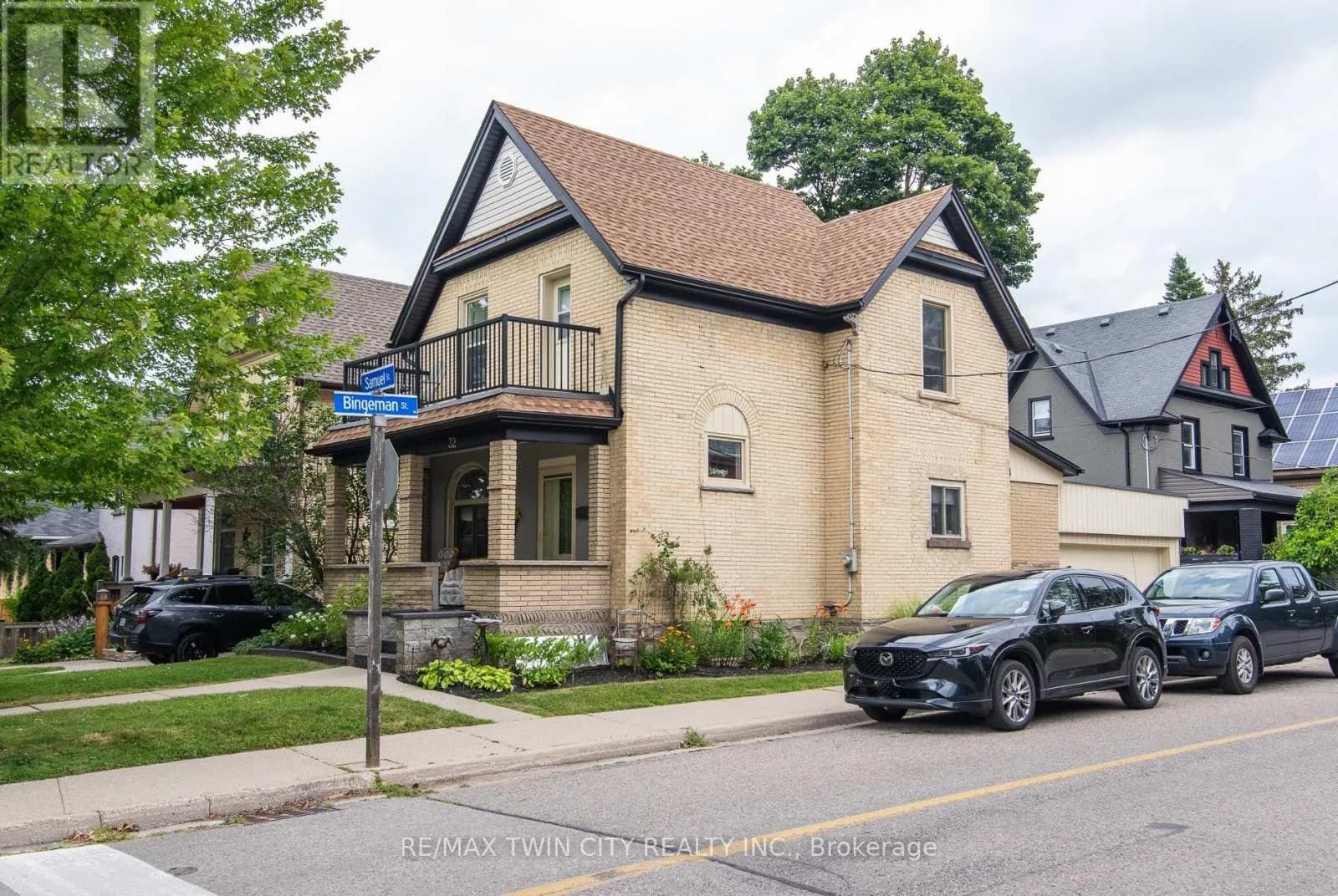 32 SAMUEL STREET — photo 1 of 49