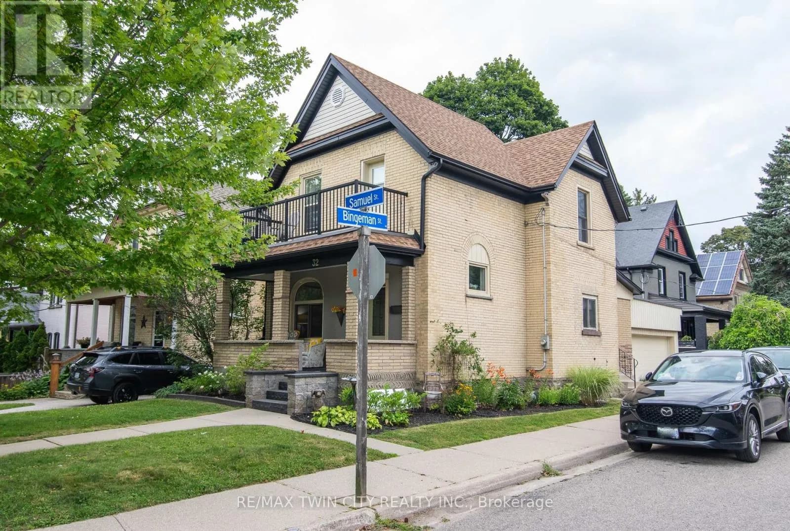 32 SAMUEL STREET — photo 3 of 49
