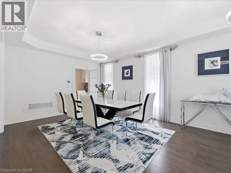 39 AVANTI Crescent — photo 4 of 46