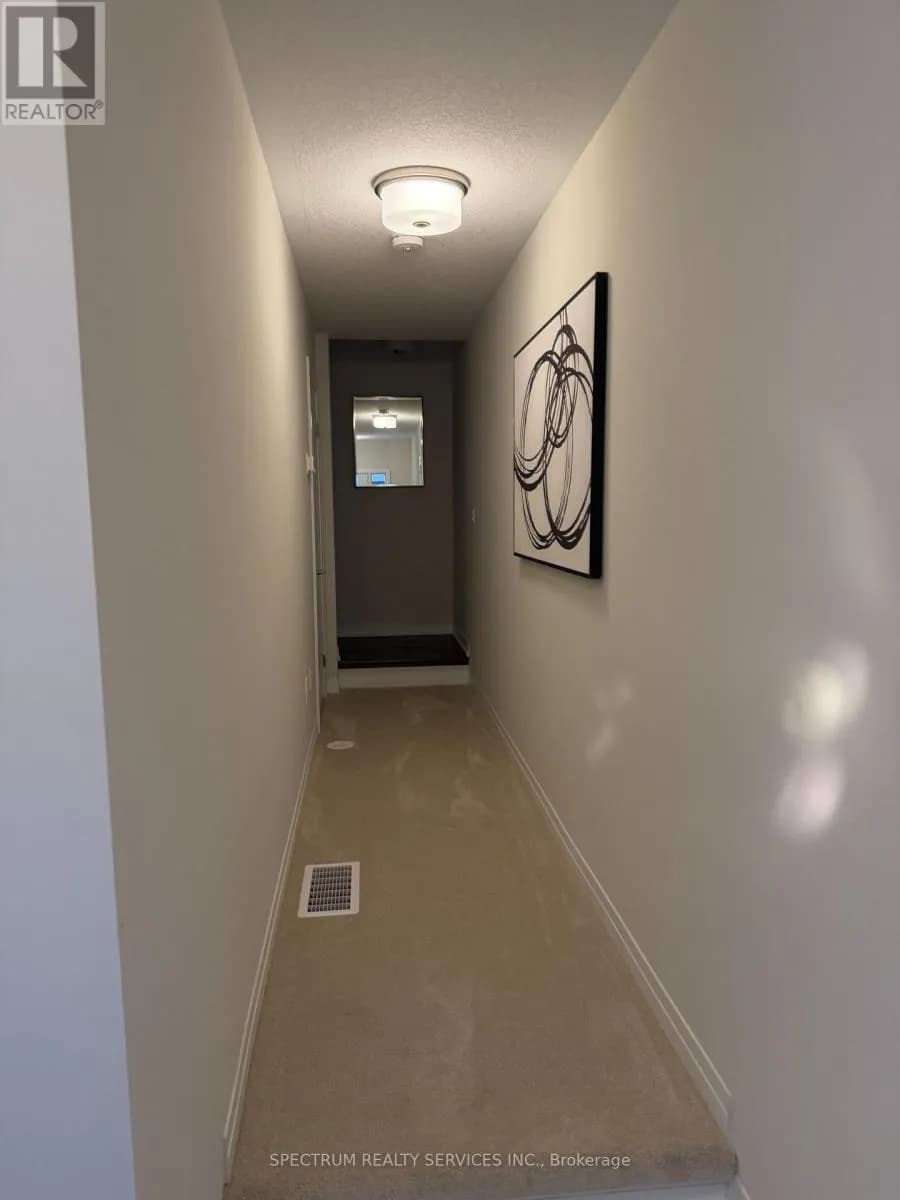 46 - 660 COLBORNE STREET — photo 3 of 18