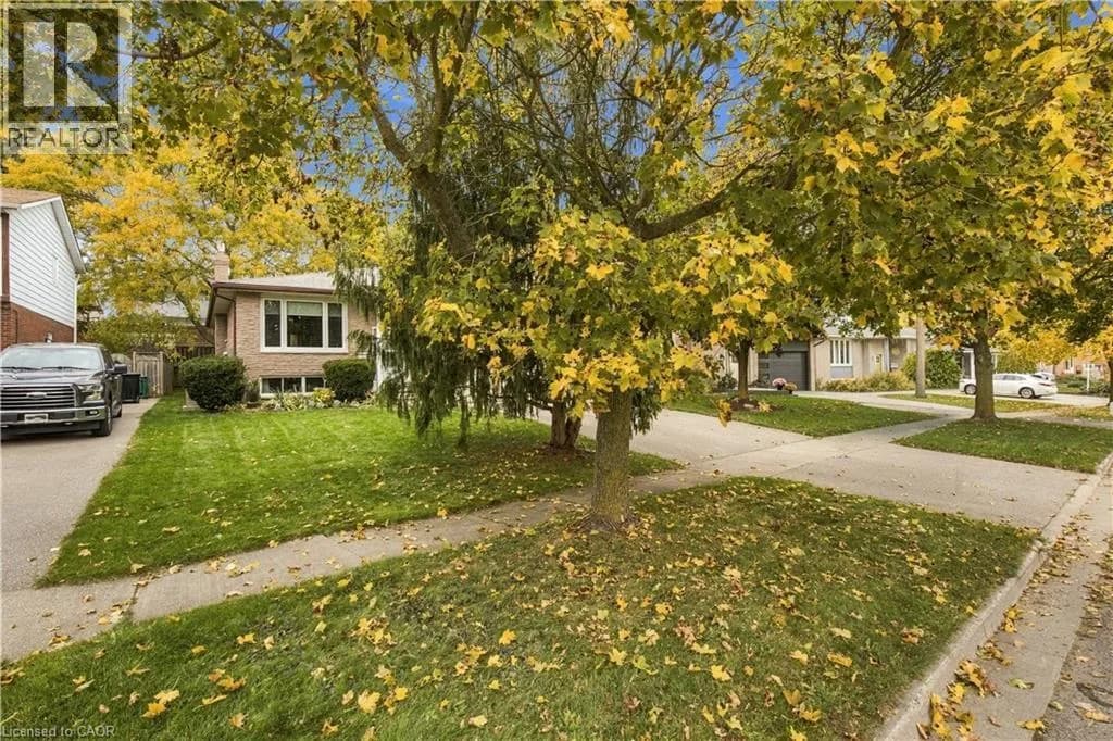 30 CARLYLE Place — photo 5 of 46