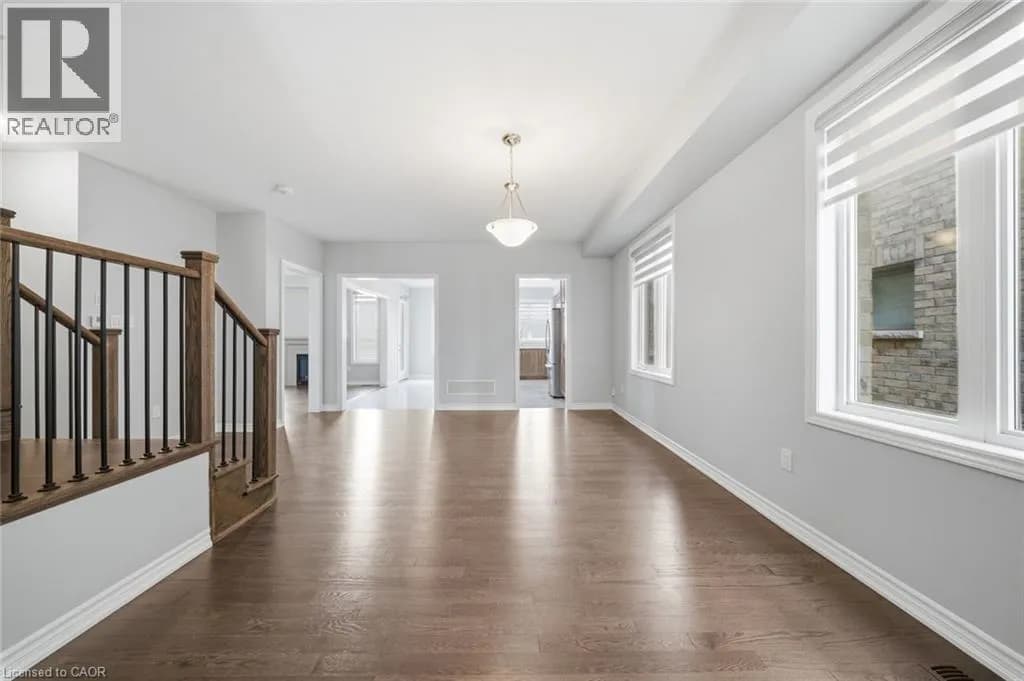 104 STRICKLAND Avenue — photo 4 of 44