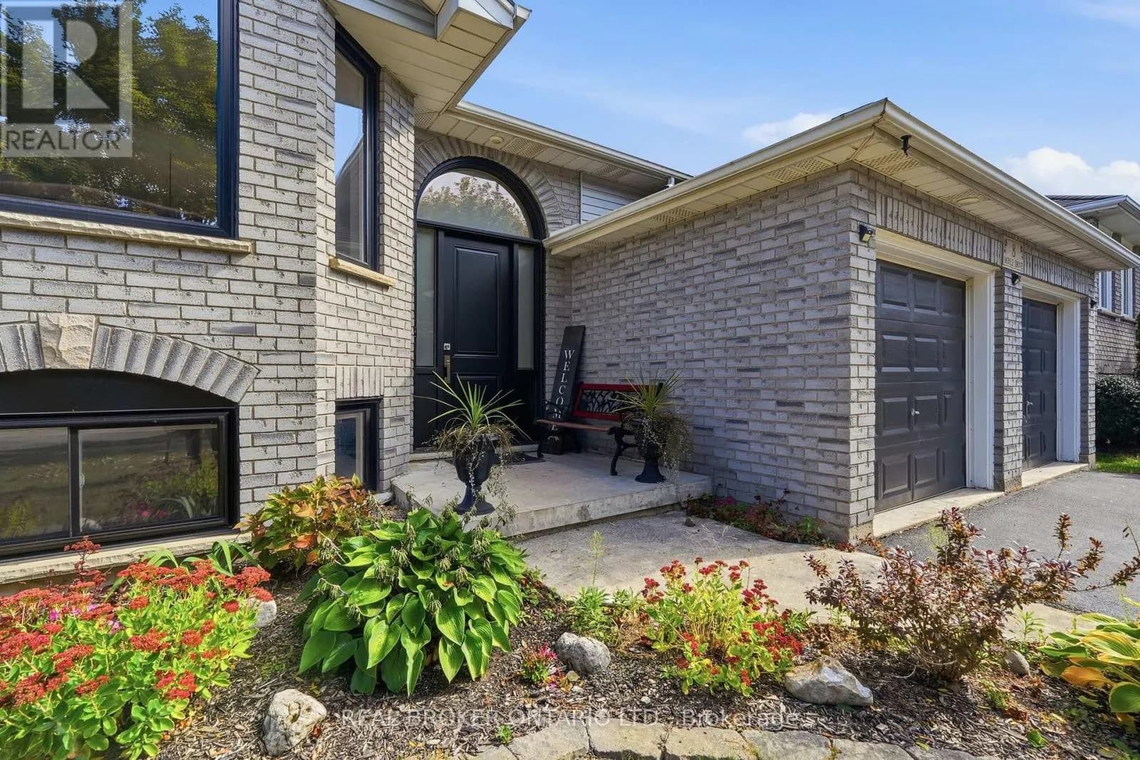 8 MOYLE DRIVE — photo 4 of 50