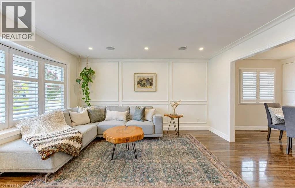 206 TAGGE Crescent — photo 1 of 50