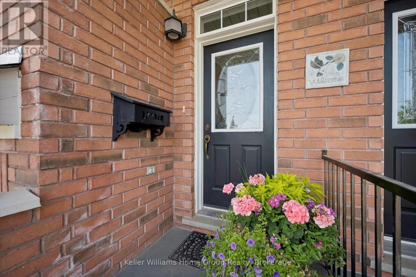 487 ST ANDREW STREET E — photo 3 of 48