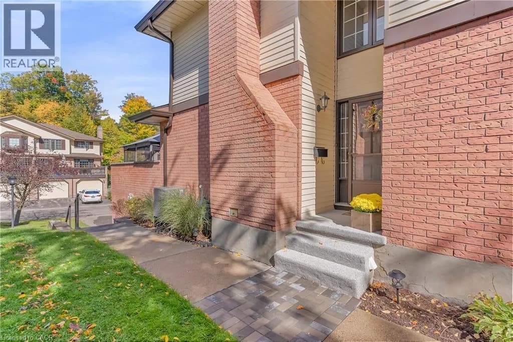 232 KINGSWOOD Drive Unit# 5 — photo 4 of 48
