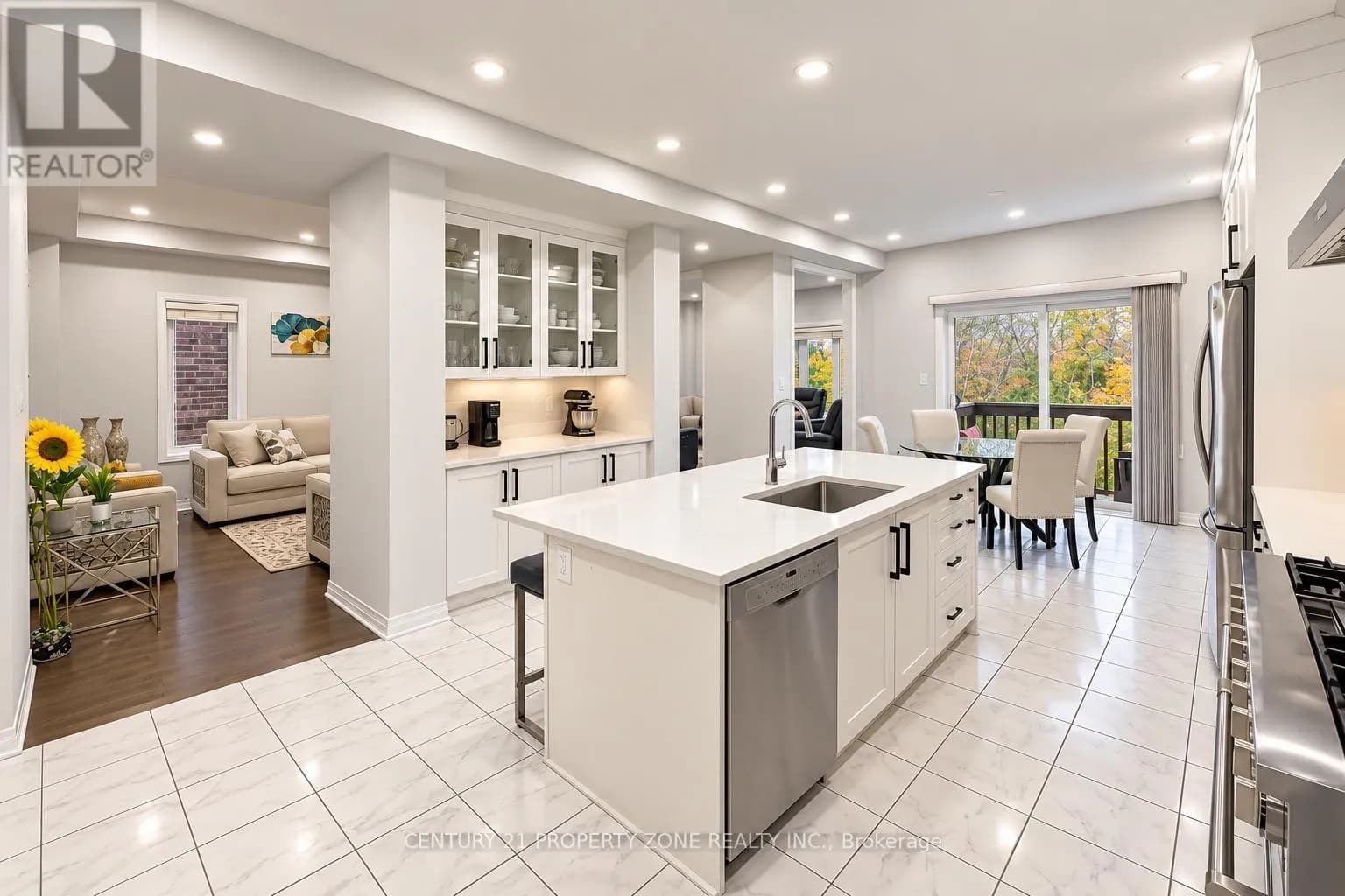 72 SLATER STREET — photo 4 of 28