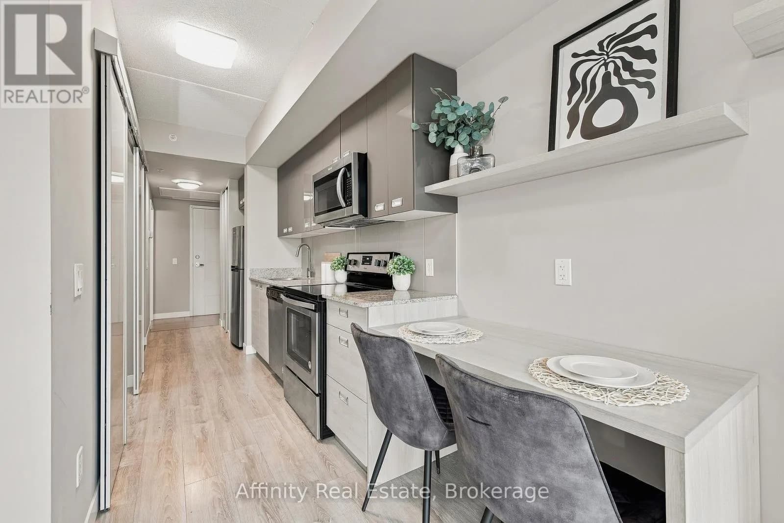 615 - 250 ALBERT STREET — photo 3 of 18