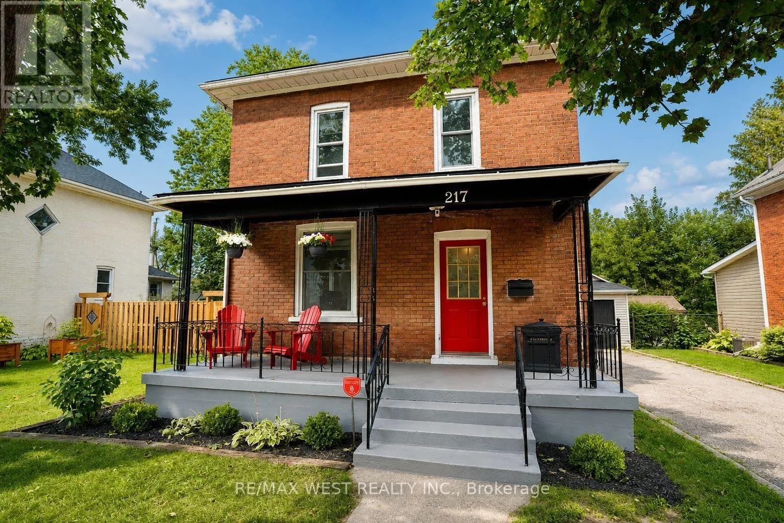 217 HEXAM STREET — photo 1 of 24