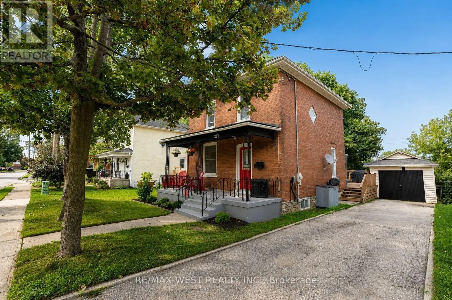 217 HEXAM STREET — photo 2 of 24