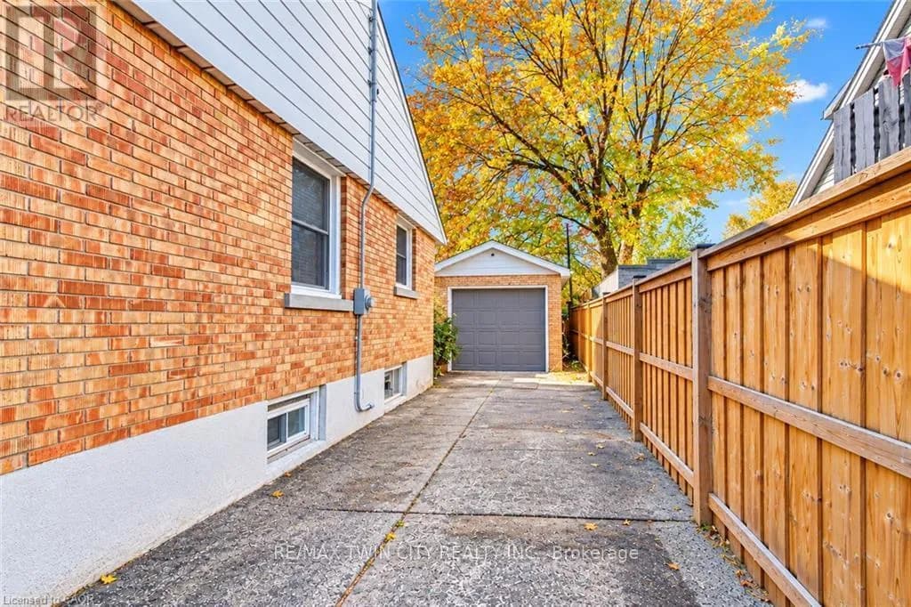 349 EDWIN STREET — photo 3 of 26