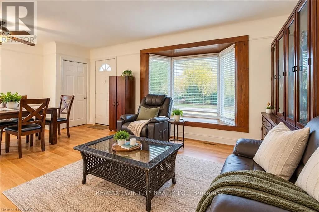 349 EDWIN STREET — photo 4 of 26