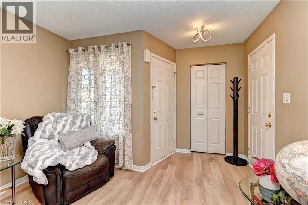 62 FALLOWFIELD Drive — photo 3 of 47