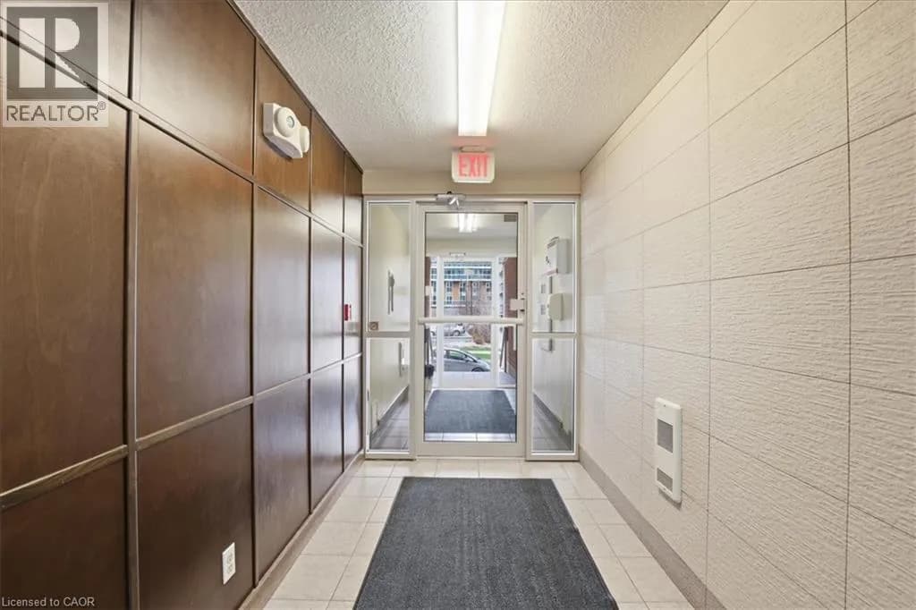 253 LESTER Street Unit# 401 — photo 4 of 27