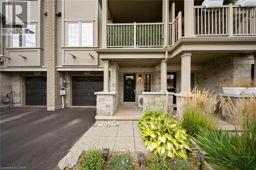 215 DUNDAS Street E Unit# 19