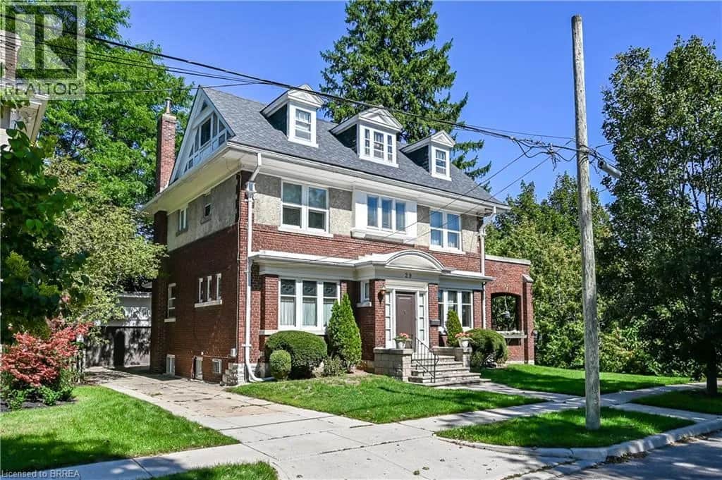 29 LORNE Crescent