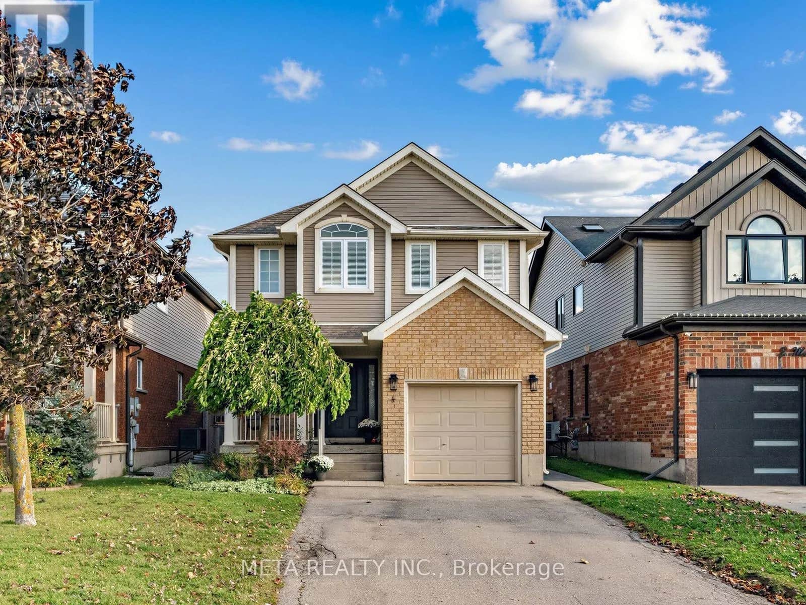4 MURRAY COURT