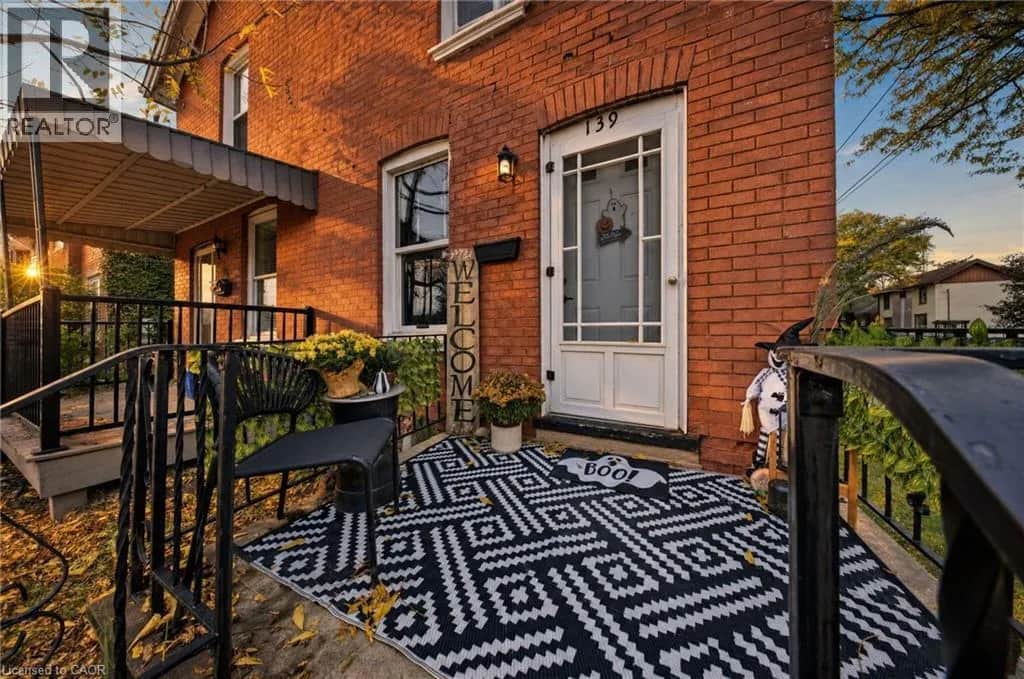 139 SUPERIOR Street